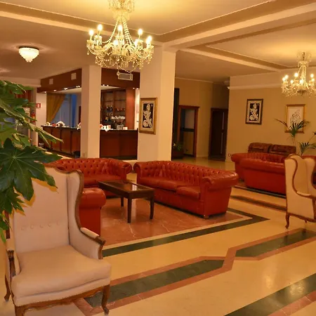 酒店 蒙特西尔瓦诺格兰德酒店 Montesilvano Marina