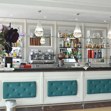 Grand Hotel